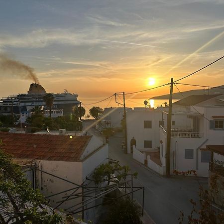 George Apartments Livadia  Buitenkant foto