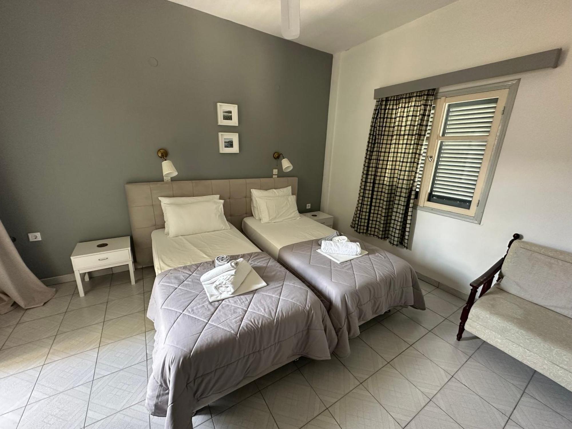 George Apartments Livadia  Buitenkant foto